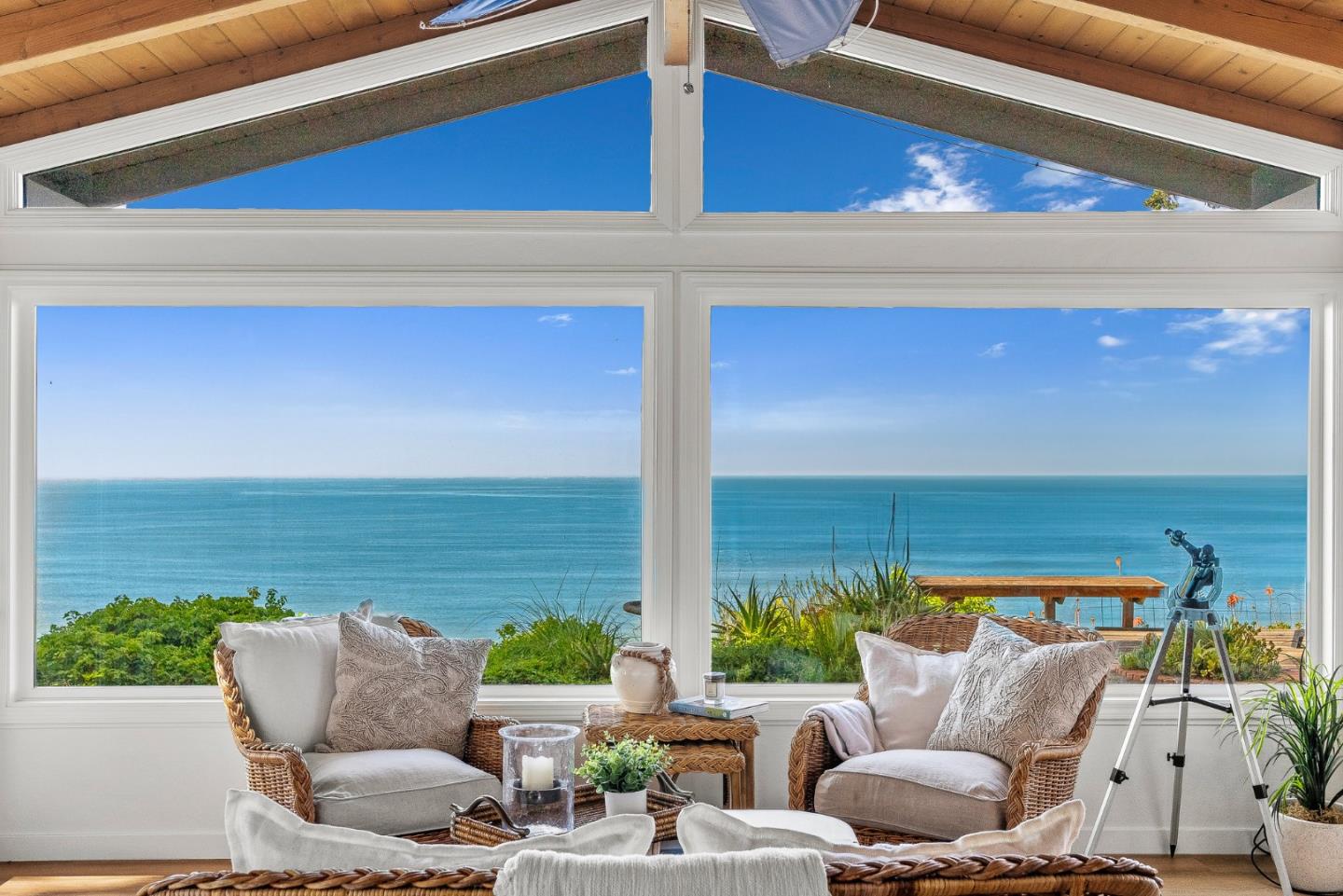 Detail Gallery Image 10 of 76 For 701 Seacliff Dr, Aptos,  CA 95003 - 3 Beds | 2 Baths