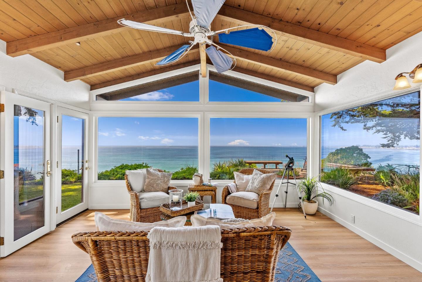 Detail Gallery Image 11 of 76 For 701 Seacliff Dr, Aptos,  CA 95003 - 3 Beds | 2 Baths
