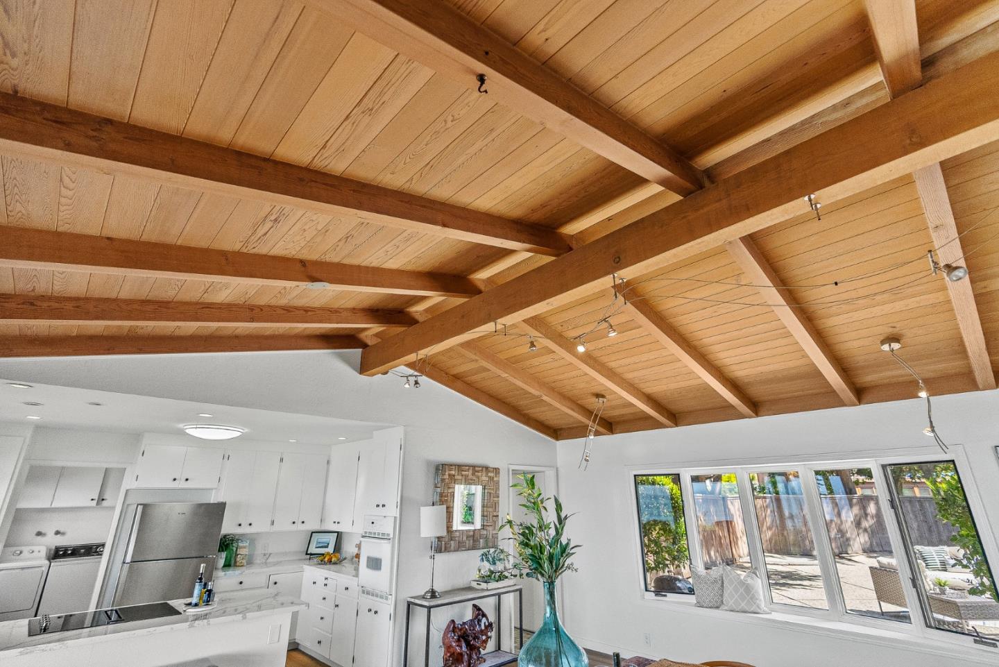 Detail Gallery Image 19 of 76 For 701 Seacliff Dr, Aptos,  CA 95003 - 3 Beds | 2 Baths