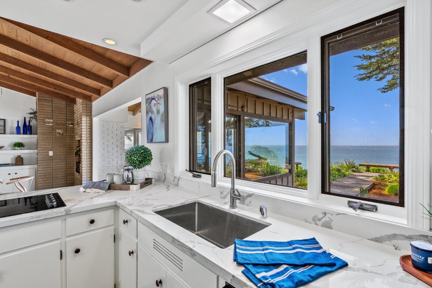 Detail Gallery Image 25 of 76 For 701 Seacliff Dr, Aptos,  CA 95003 - 3 Beds | 2 Baths