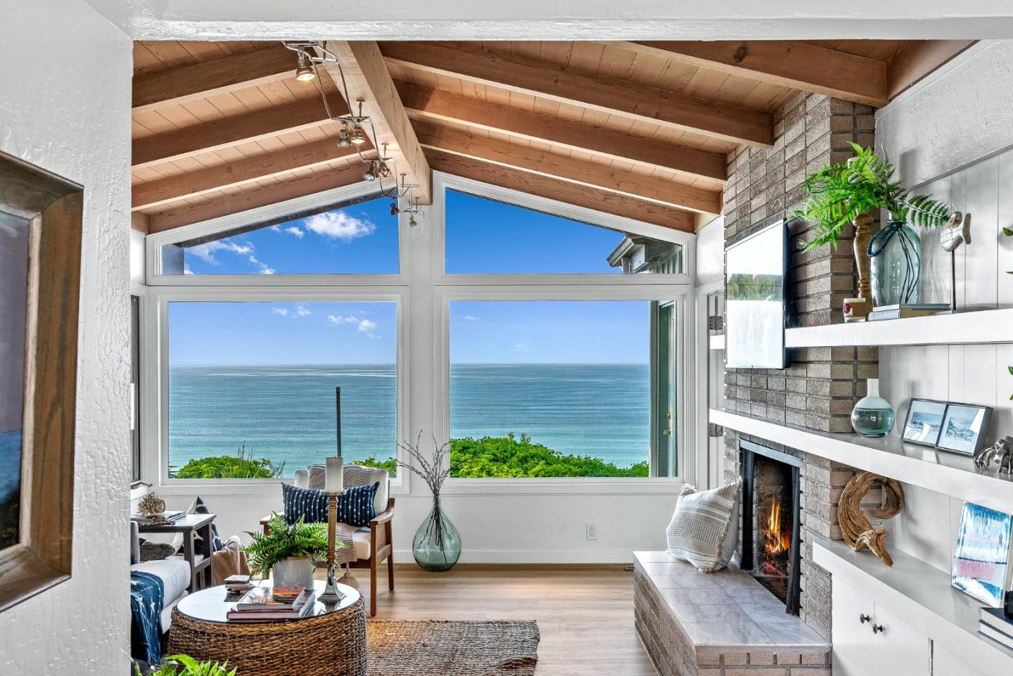 Detail Gallery Image 3 of 76 For 701 Seacliff Dr, Aptos,  CA 95003 - 3 Beds | 2 Baths