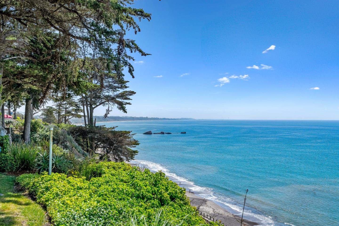 Detail Gallery Image 51 of 76 For 701 Seacliff Dr, Aptos,  CA 95003 - 3 Beds | 2 Baths