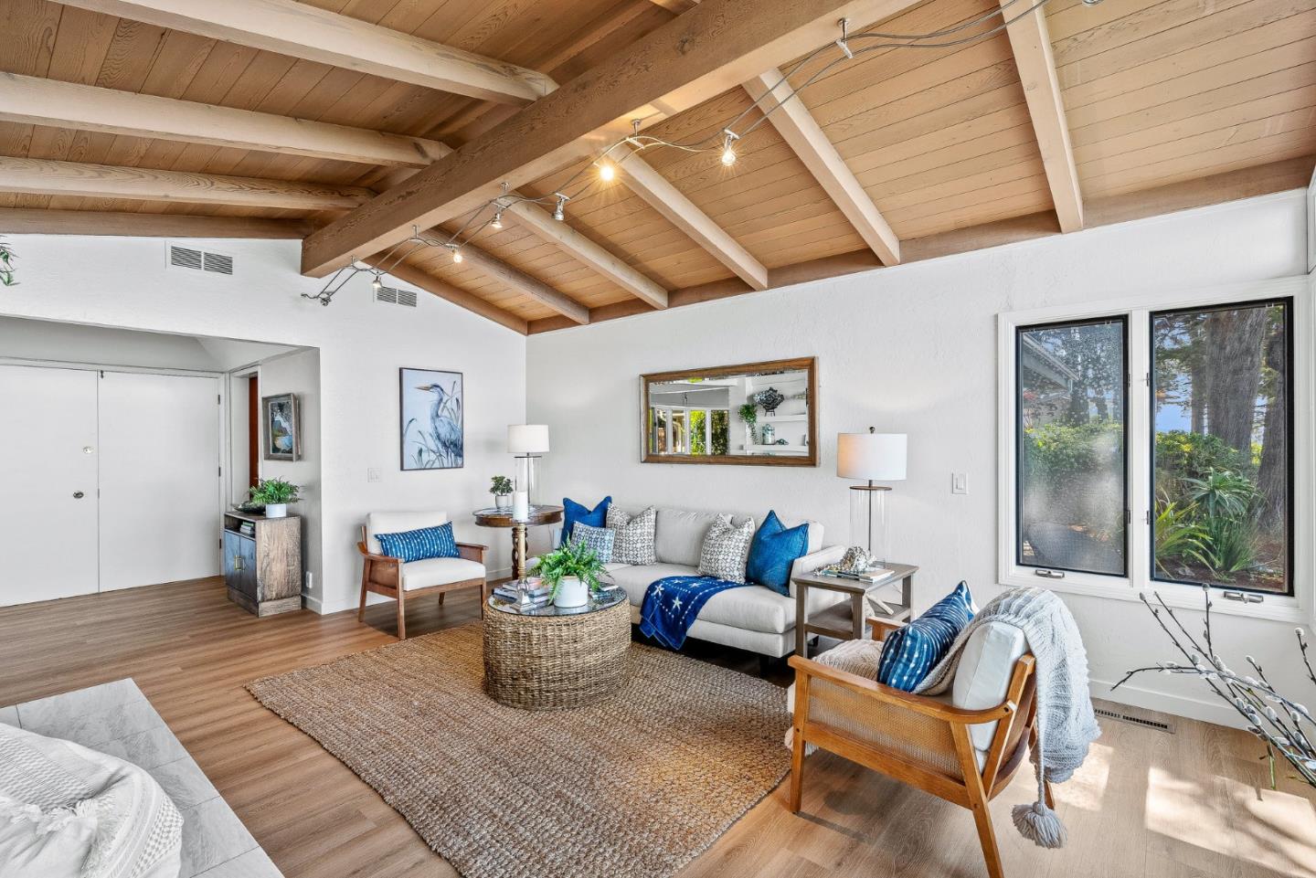 Detail Gallery Image 6 of 76 For 701 Seacliff Dr, Aptos,  CA 95003 - 3 Beds | 2 Baths