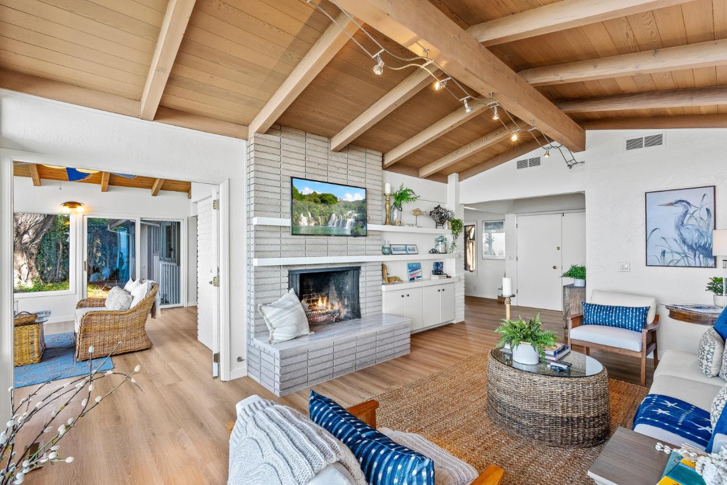 Detail Gallery Image 7 of 76 For 701 Seacliff Dr, Aptos,  CA 95003 - 3 Beds | 2 Baths