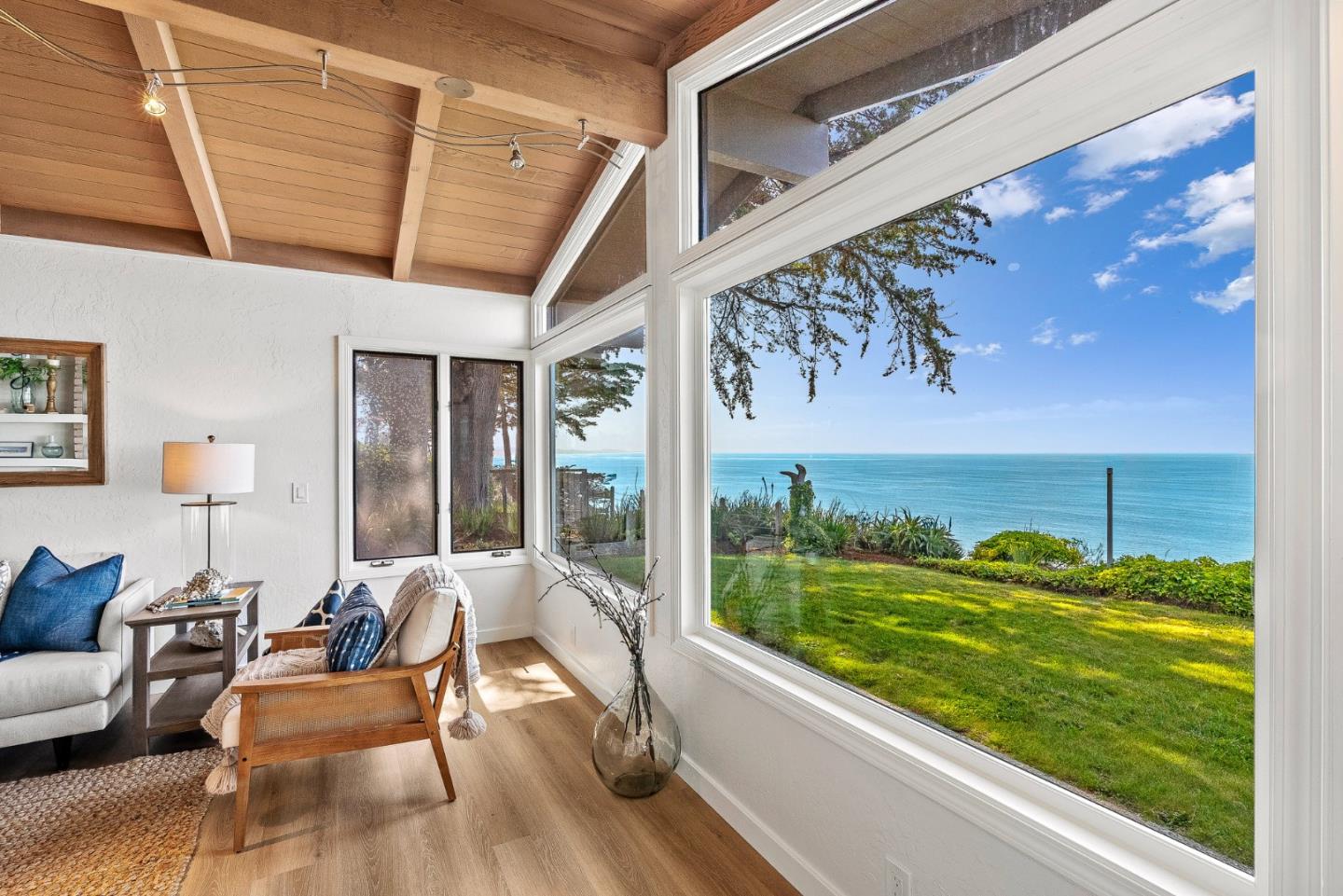 Detail Gallery Image 8 of 76 For 701 Seacliff Dr, Aptos,  CA 95003 - 3 Beds | 2 Baths