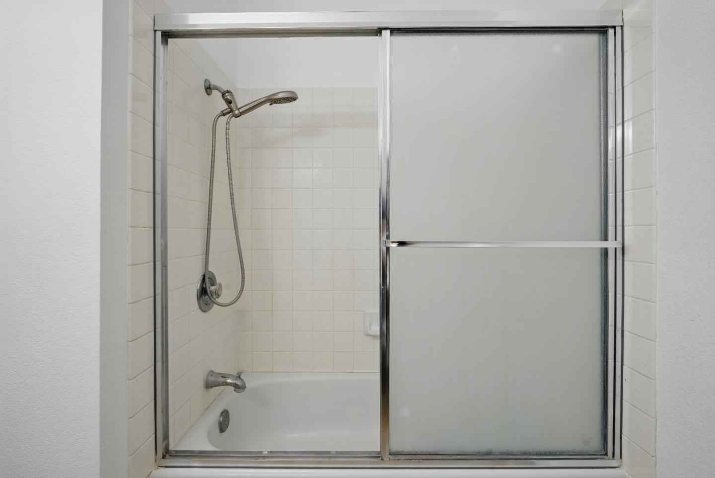 Detail Gallery Image 15 of 23 For 24 Kenbrook Cir, San Jose,  CA 95111 - 2 Beds | 2 Baths
