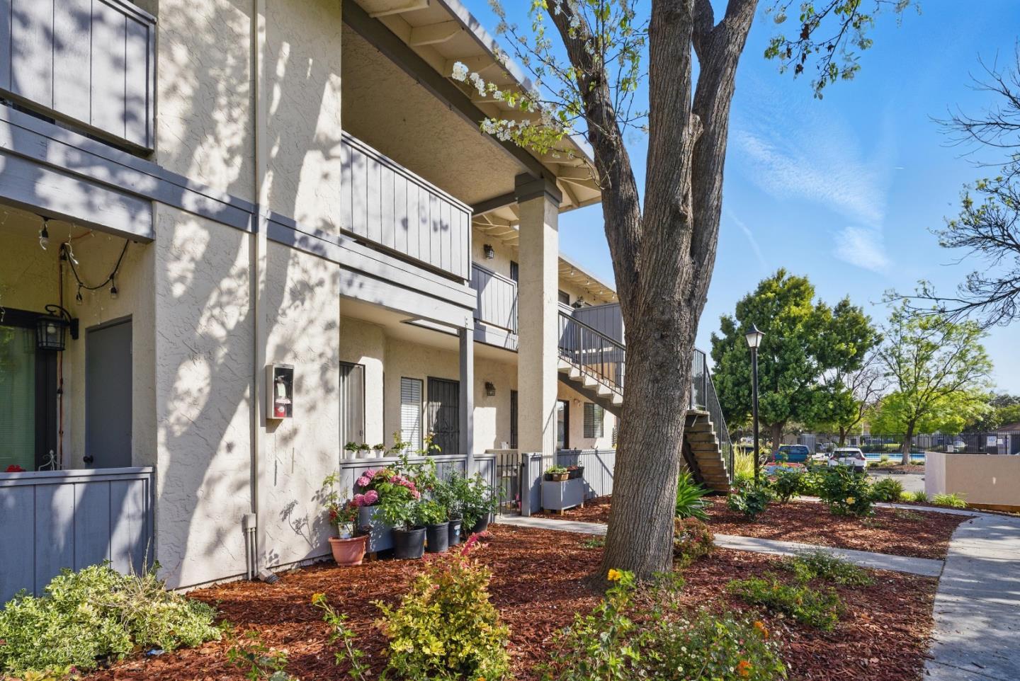 Detail Gallery Image 20 of 23 For 24 Kenbrook Cir, San Jose,  CA 95111 - 2 Beds | 2 Baths
