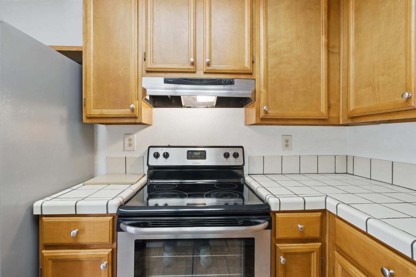 Detail Gallery Image 6 of 23 For 24 Kenbrook Cir, San Jose,  CA 95111 - 2 Beds | 2 Baths
