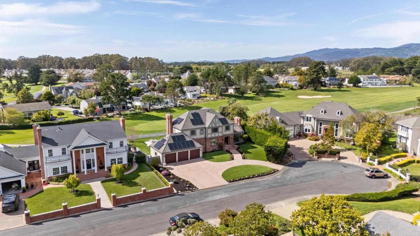 Detail Gallery Image 2 of 93 For 2180 Bayhill Ct, Half Moon Bay,  CA 94019 - 4 Beds | 3/1 Baths