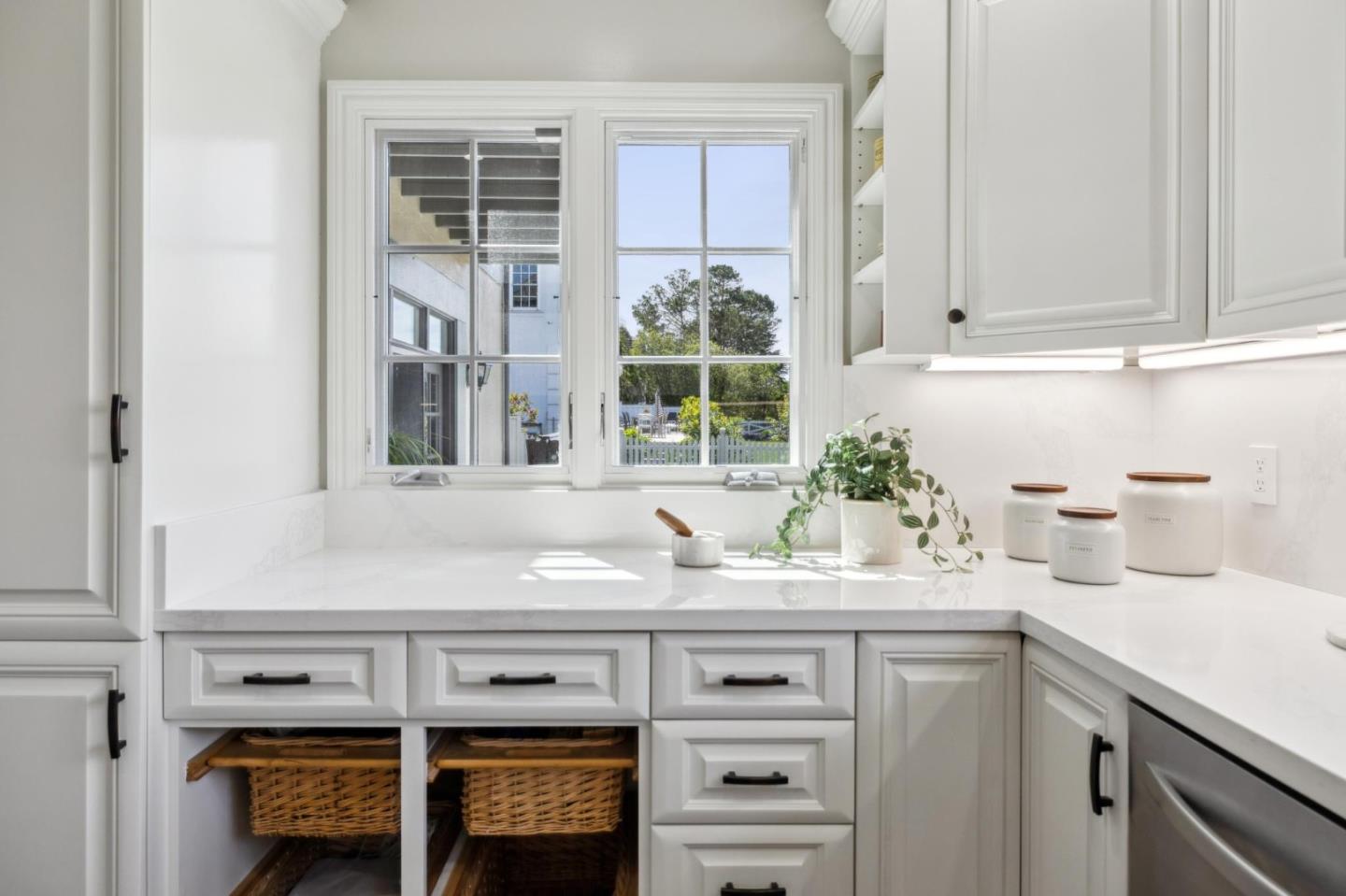 Detail Gallery Image 26 of 93 For 2180 Bayhill Ct, Half Moon Bay,  CA 94019 - 4 Beds | 3/1 Baths
