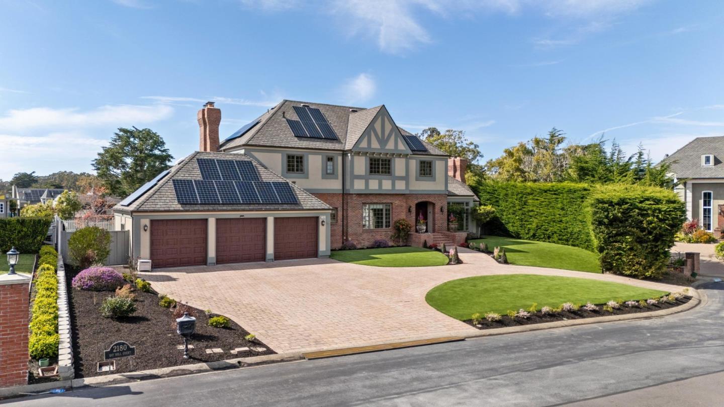 Detail Gallery Image 3 of 93 For 2180 Bayhill Ct, Half Moon Bay,  CA 94019 - 4 Beds | 3/1 Baths