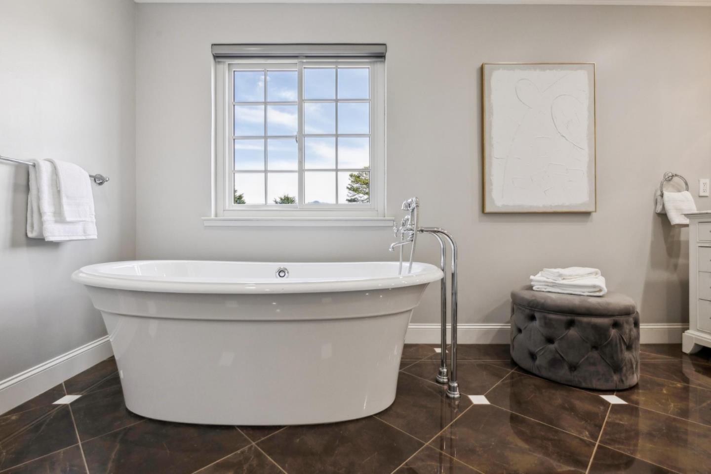 Detail Gallery Image 61 of 93 For 2180 Bayhill Ct, Half Moon Bay,  CA 94019 - 4 Beds | 3/1 Baths