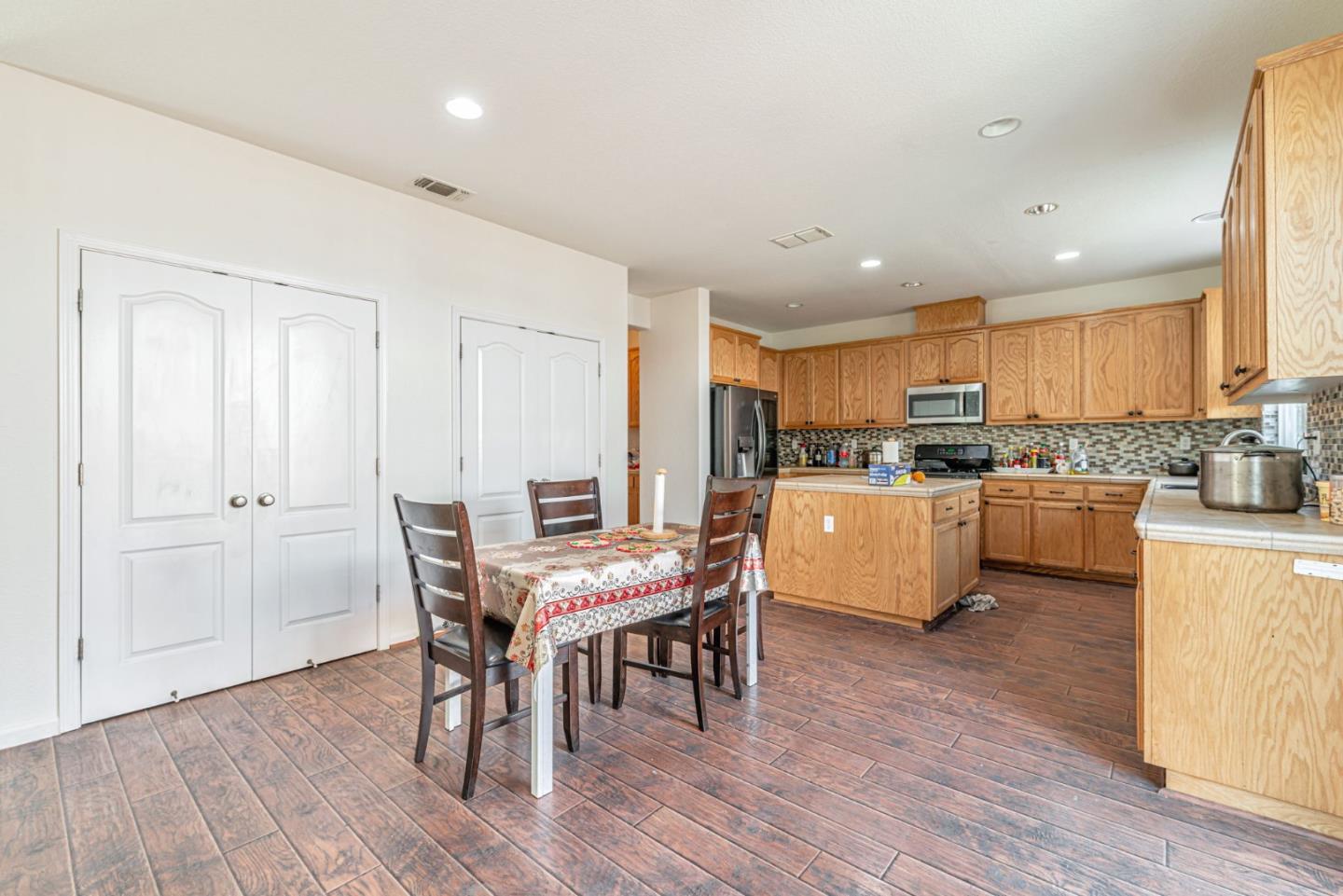 Detail Gallery Image 14 of 35 For 5305 Gold Creek Cir, Discovery Bay,  CA 94505 - 5 Beds | 3 Baths