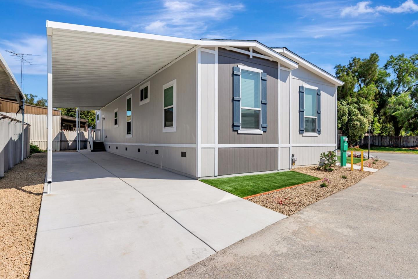 Detail Gallery Image 1 of 29 For 2900 Fairview Rd #34,  Hollister,  CA 95023 - 4 Beds | 2 Baths