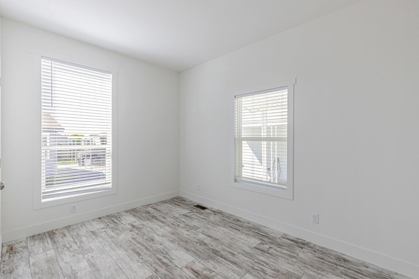 Detail Gallery Image 17 of 29 For 2900 Fairview Rd #34,  Hollister,  CA 95023 - 4 Beds | 2 Baths