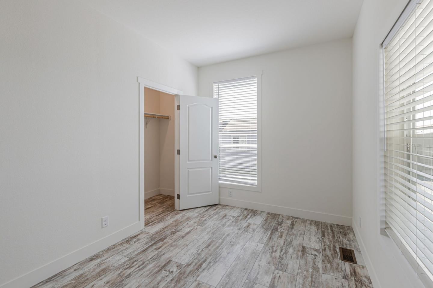 Detail Gallery Image 18 of 29 For 2900 Fairview Rd #34,  Hollister,  CA 95023 - 4 Beds | 2 Baths