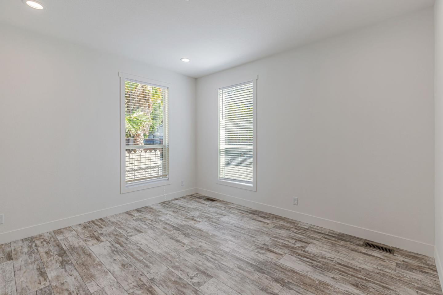 Detail Gallery Image 19 of 29 For 2900 Fairview Rd #34,  Hollister,  CA 95023 - 4 Beds | 2 Baths