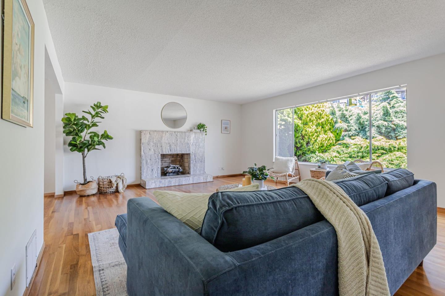 Detail Gallery Image 10 of 71 For 519 Escalona Dr, Santa Cruz,  CA 95060 - 4 Beds | 3 Baths