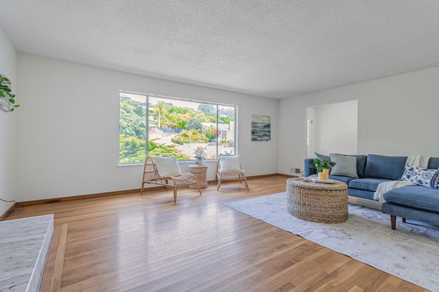 Detail Gallery Image 11 of 71 For 519 Escalona Dr, Santa Cruz,  CA 95060 - 4 Beds | 3 Baths