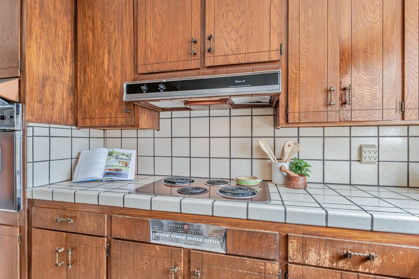 Detail Gallery Image 22 of 71 For 519 Escalona Dr, Santa Cruz,  CA 95060 - 4 Beds | 3 Baths