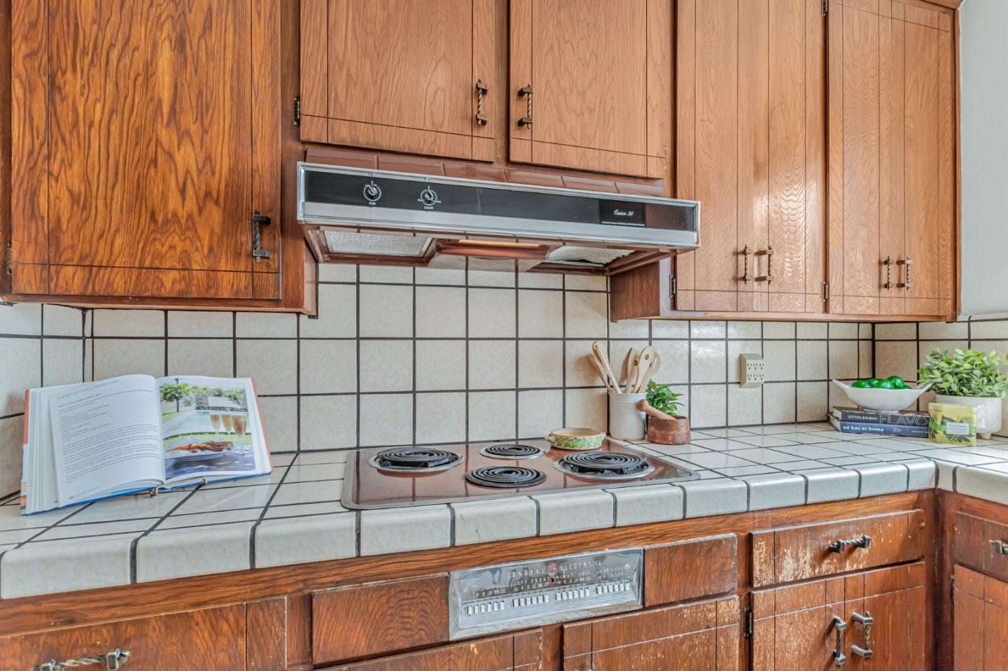 Detail Gallery Image 23 of 71 For 519 Escalona Dr, Santa Cruz,  CA 95060 - 4 Beds | 3 Baths
