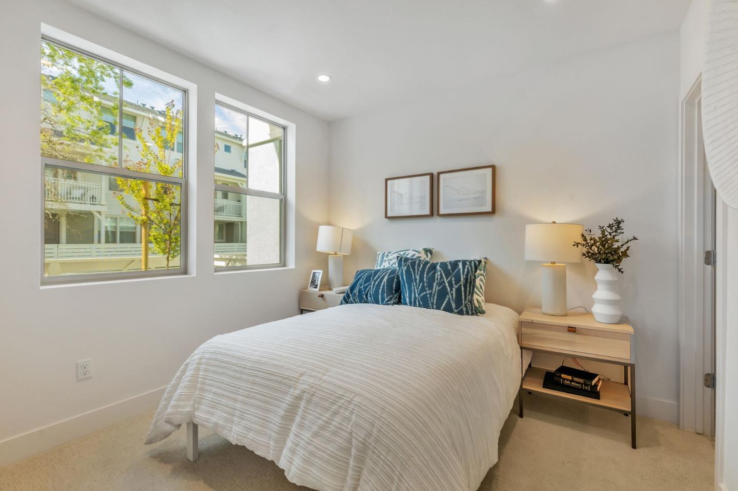 Detail Gallery Image 8 of 10 For 117 Oak Cir, Walnut Creek,  CA 94597 - 4 Beds | 3/1 Baths