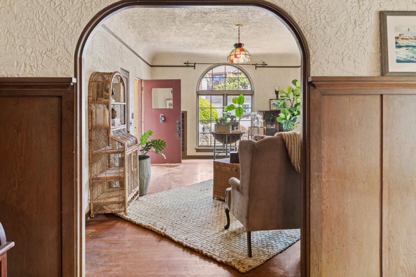 Detail Gallery Image 6 of 23 For 132 1st St, Pacific Grove,  CA 93950 - 2 Beds | 1 Baths
