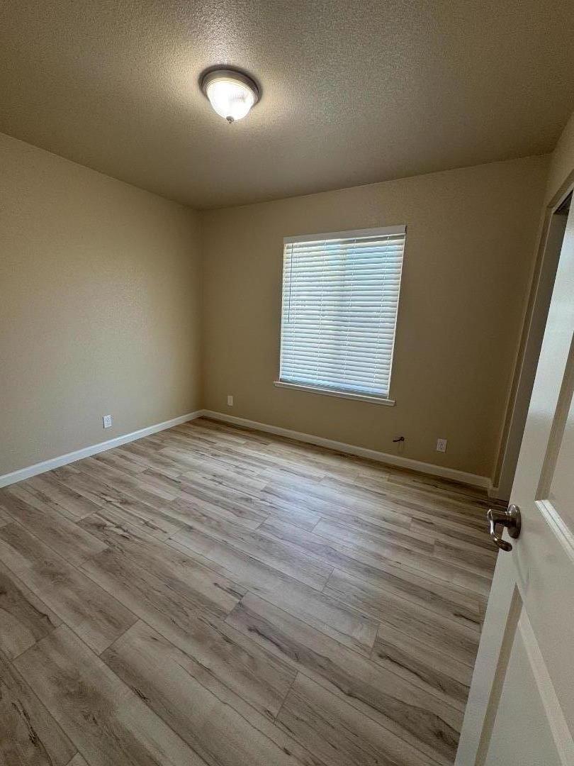 Detail Gallery Image 4 of 16 For 374 Oak Ave, Greenfield,  CA 93927 - 3 Beds | 1 Baths