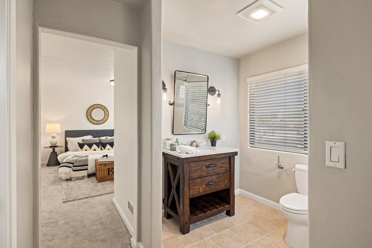 Detail Gallery Image 16 of 39 For 303 Del Robles Ave, Monterey,  CA 93940 - 3 Beds | 3 Baths