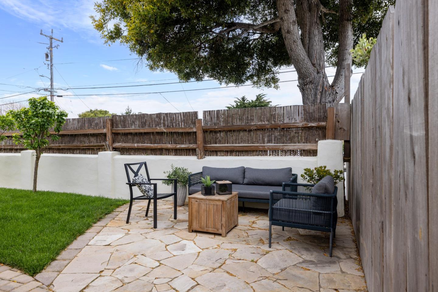 Detail Gallery Image 34 of 39 For 303 Del Robles Ave, Monterey,  CA 93940 - 3 Beds | 3 Baths