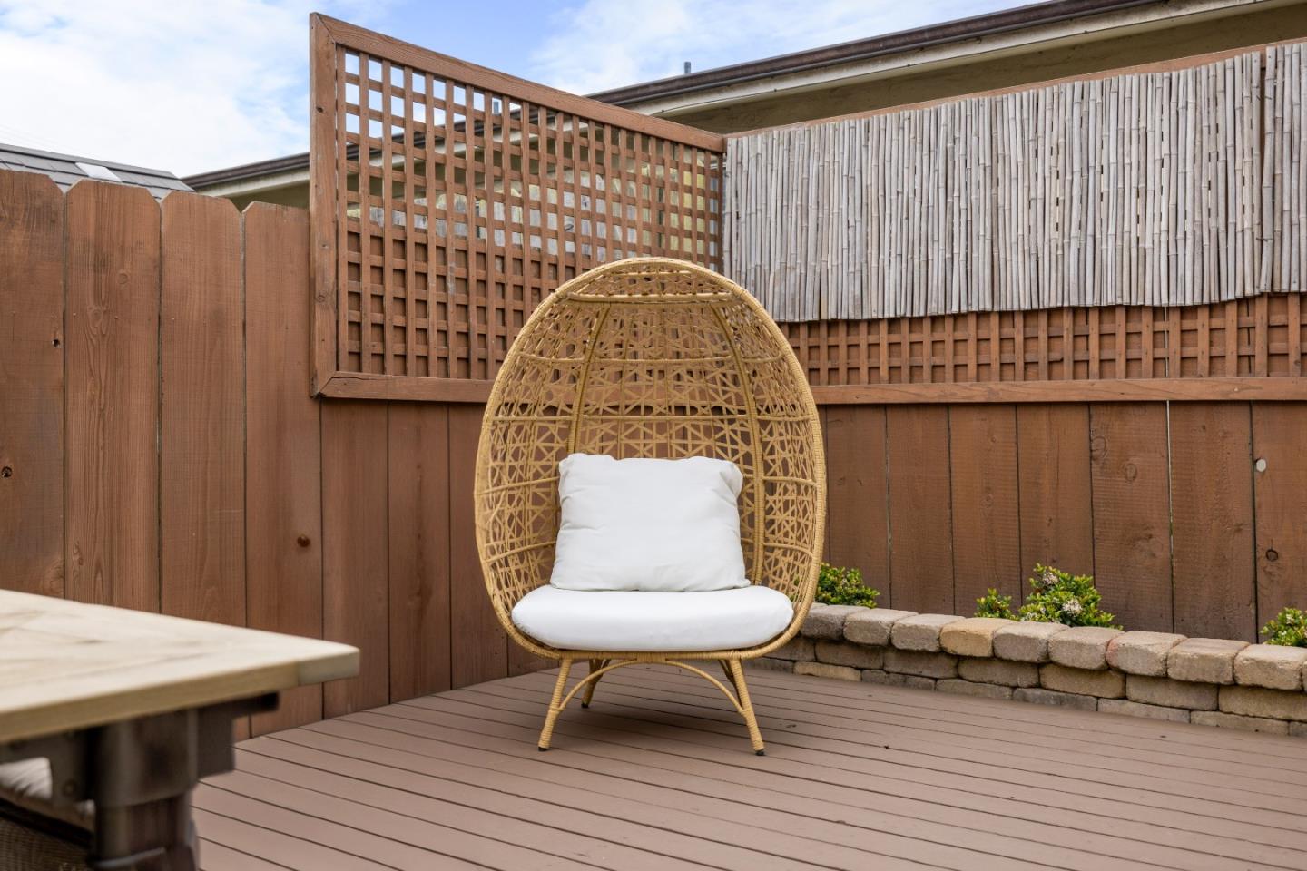 Detail Gallery Image 37 of 39 For 303 Del Robles Ave, Monterey,  CA 93940 - 3 Beds | 3 Baths