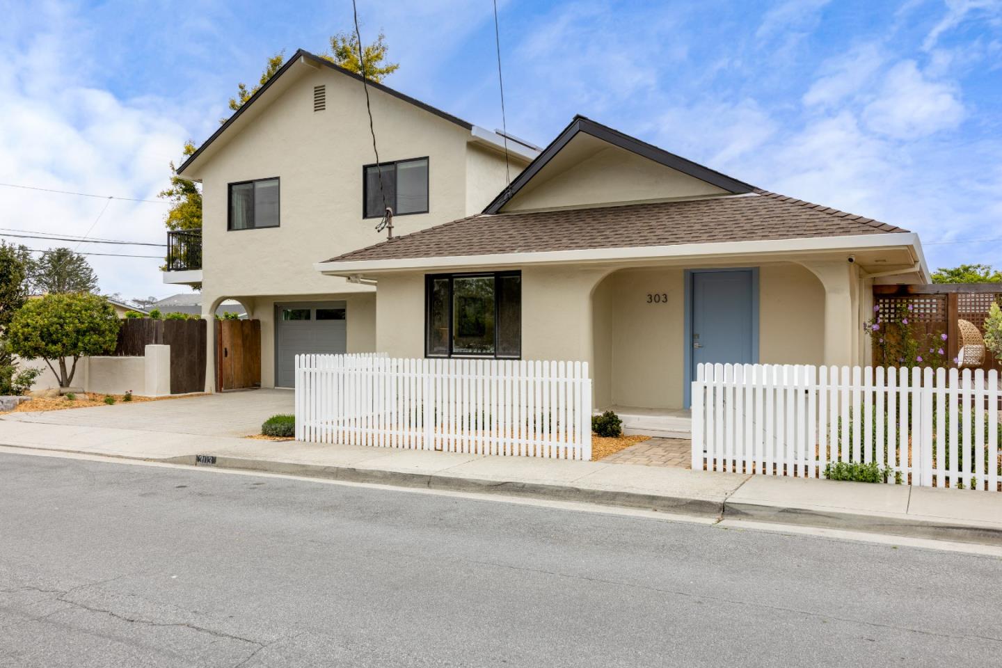 Detail Gallery Image 38 of 39 For 303 Del Robles Ave, Monterey,  CA 93940 - 3 Beds | 3 Baths