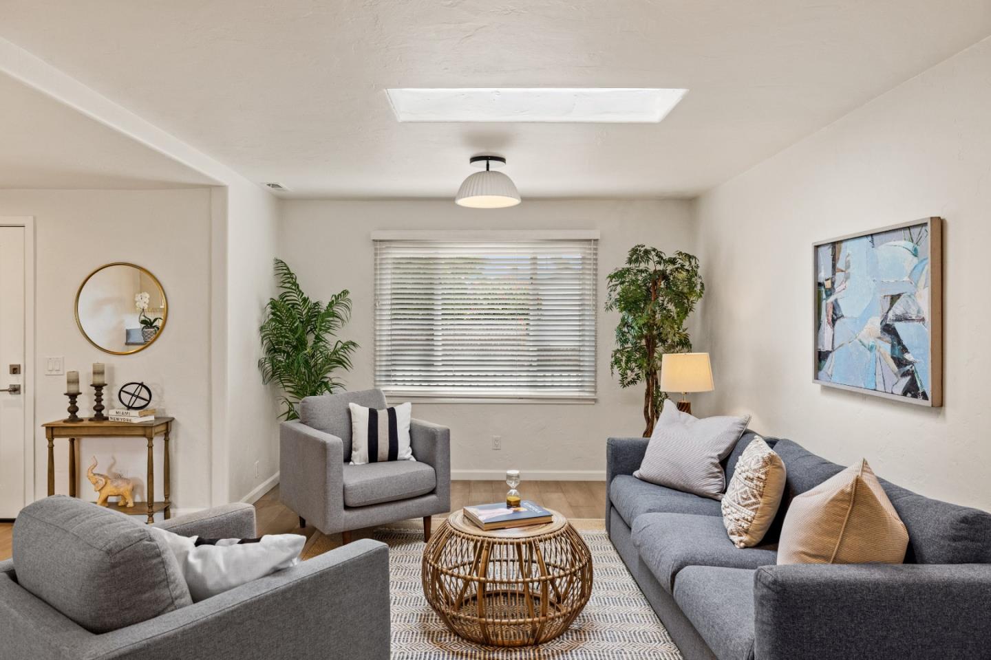 Detail Gallery Image 7 of 39 For 303 Del Robles Ave, Monterey,  CA 93940 - 3 Beds | 3 Baths