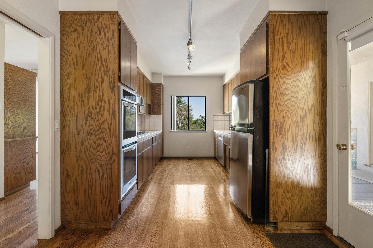 Detail Gallery Image 17 of 51 For 901 Laurelwood Dr, San Mateo,  CA 94403 - 3 Beds | 2/1 Baths