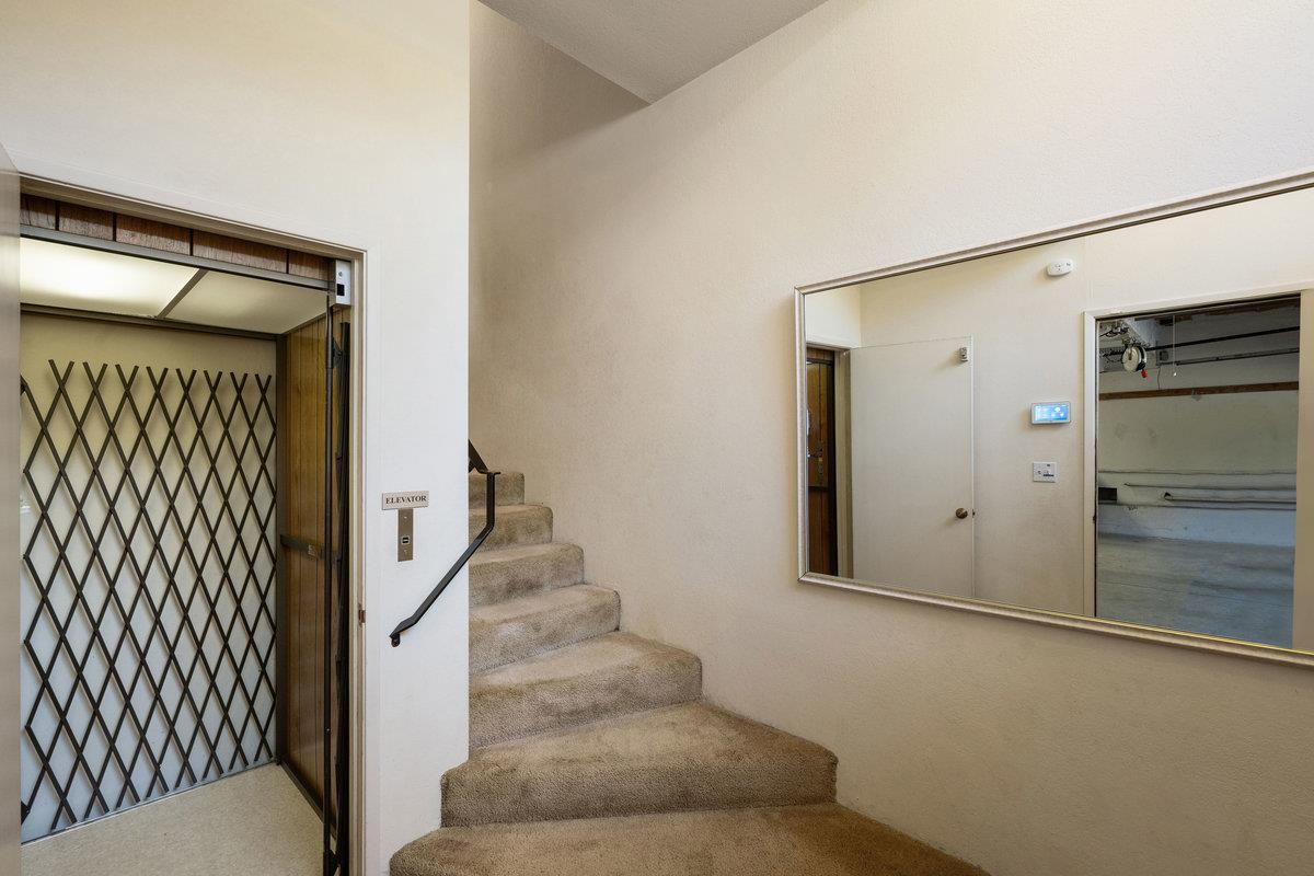 Detail Gallery Image 3 of 51 For 901 Laurelwood Dr, San Mateo,  CA 94403 - 3 Beds | 2/1 Baths