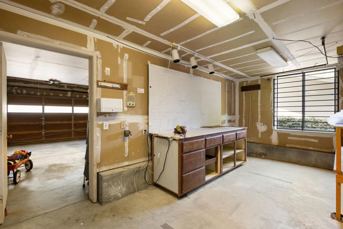 Detail Gallery Image 43 of 51 For 901 Laurelwood Dr, San Mateo,  CA 94403 - 3 Beds | 2/1 Baths