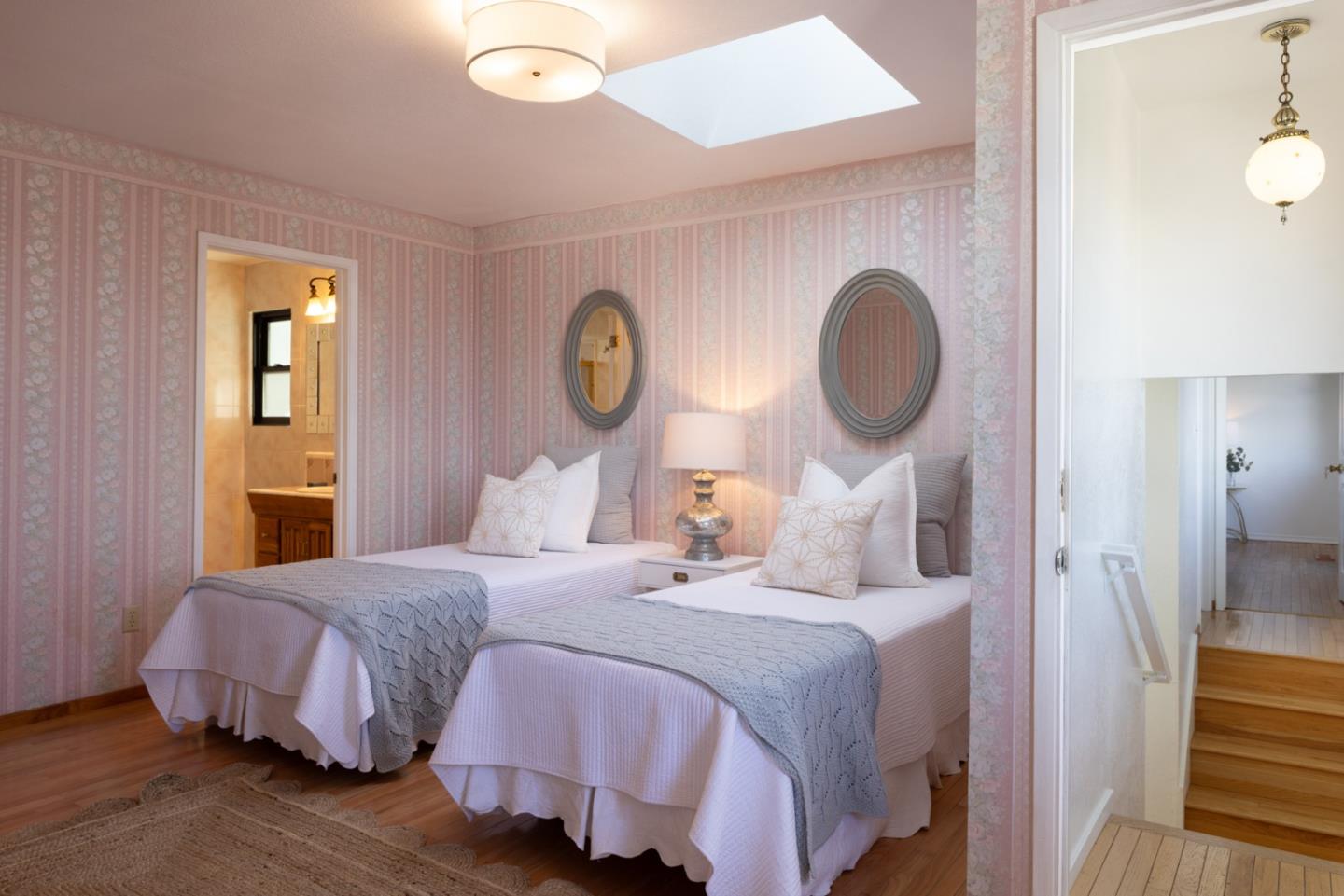 Detail Gallery Image 13 of 19 For 917 Fountain Ave, Pacific Grove,  CA 93950 - 4 Beds | 3/1 Baths