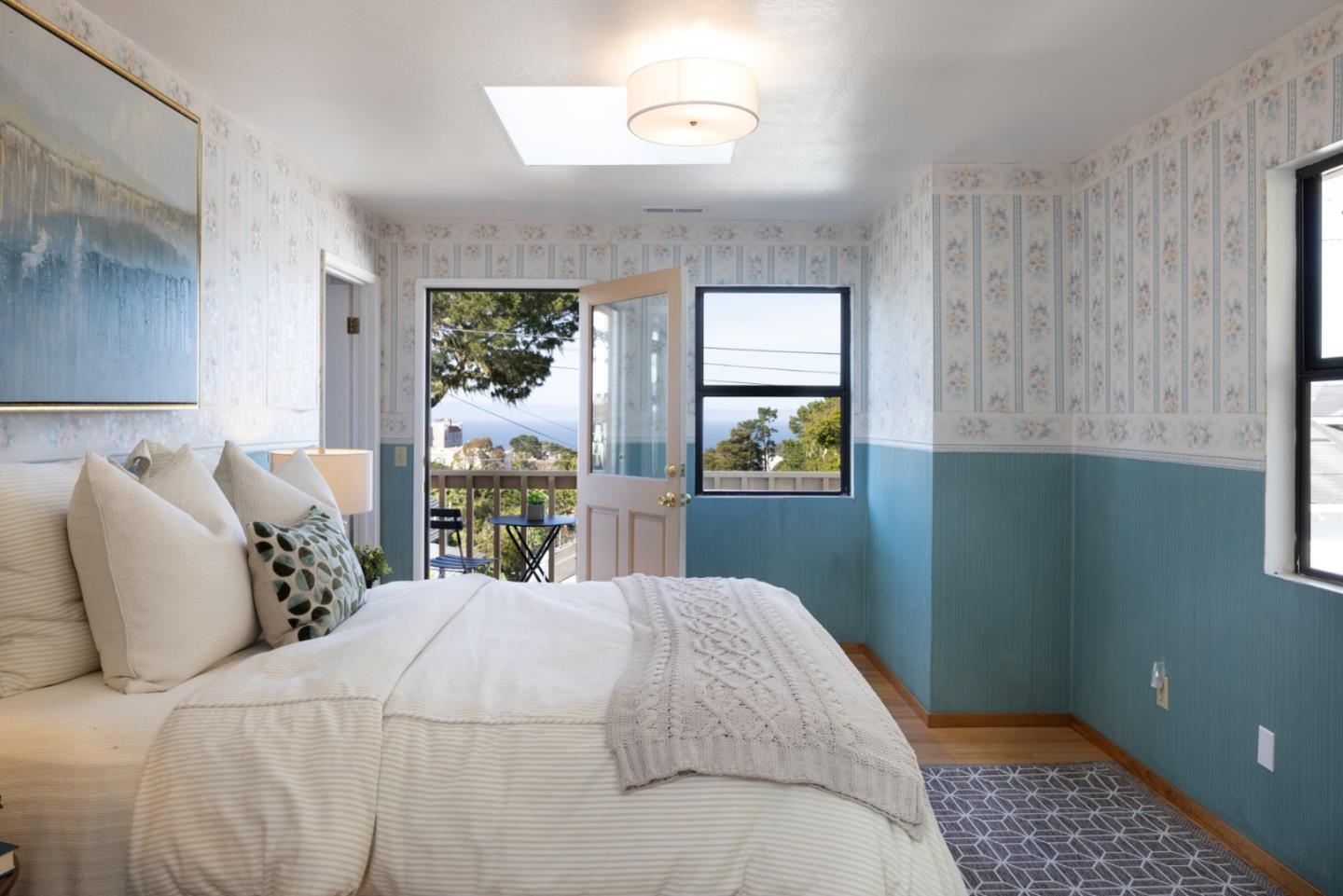 Detail Gallery Image 14 of 19 For 917 Fountain Ave, Pacific Grove,  CA 93950 - 4 Beds | 3/1 Baths