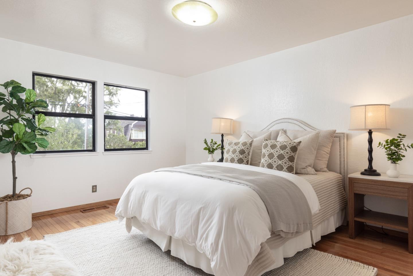 Detail Gallery Image 7 of 19 For 917 Fountain Ave, Pacific Grove,  CA 93950 - 4 Beds | 3/1 Baths