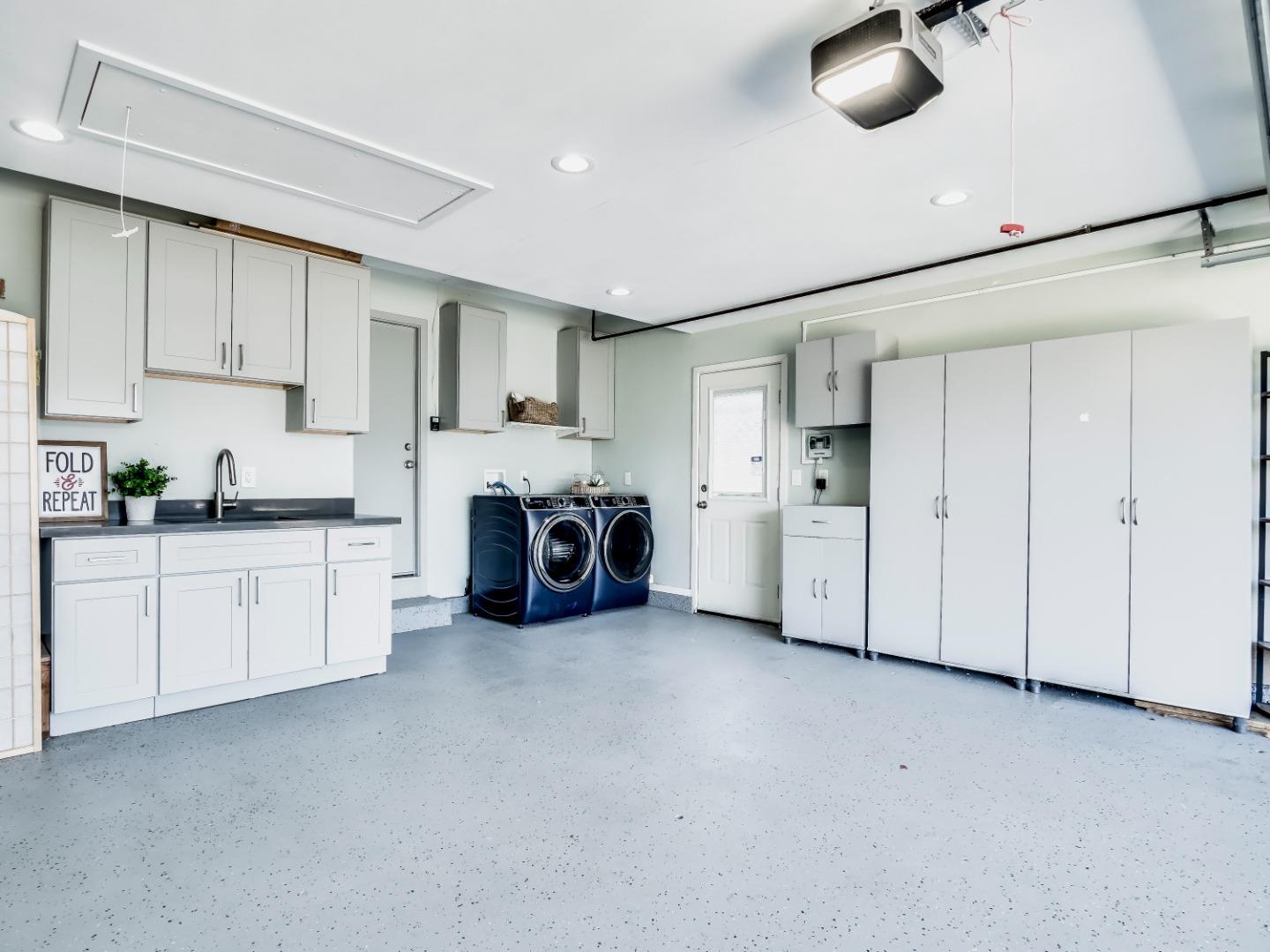 Detail Gallery Image 34 of 38 For 1067 Beaumont Dr, San Jose,  CA 95129 - 3 Beds | 2 Baths