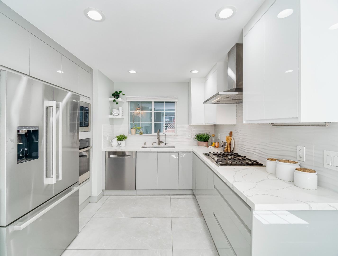 Detail Gallery Image 4 of 38 For 1067 Beaumont Dr, San Jose,  CA 95129 - 3 Beds | 2 Baths