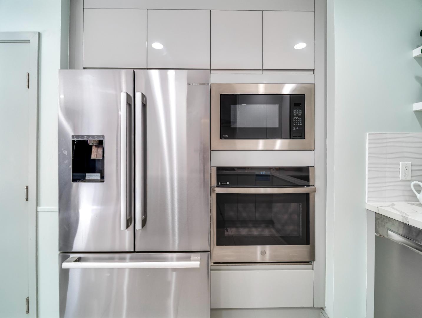 Detail Gallery Image 7 of 38 For 1067 Beaumont Dr, San Jose,  CA 95129 - 3 Beds | 2 Baths