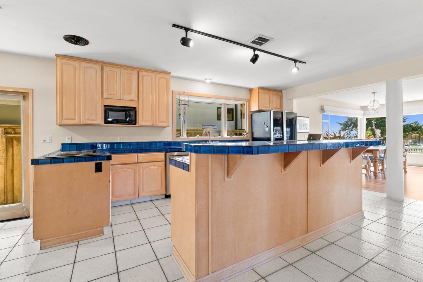 Detail Gallery Image 26 of 61 For 102 32nd Ave, Santa Cruz,  CA 95062 - 3 Beds | 2 Baths