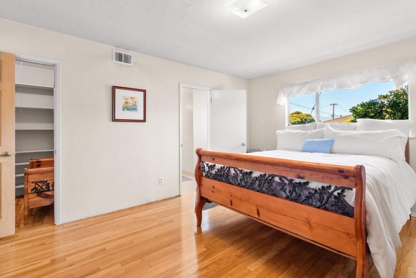 Detail Gallery Image 33 of 61 For 102 32nd Ave, Santa Cruz,  CA 95062 - 3 Beds | 2 Baths