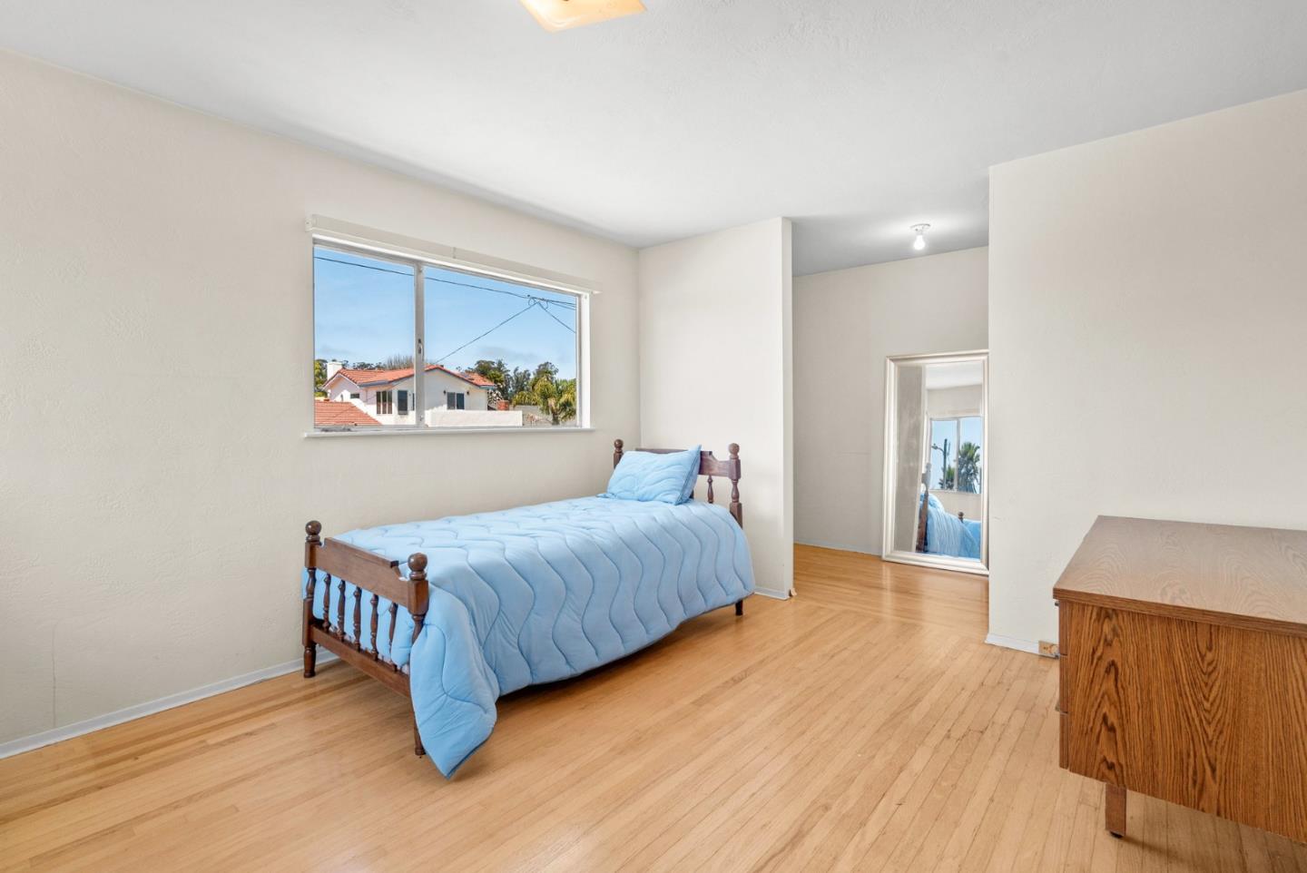 Detail Gallery Image 39 of 61 For 102 32nd Ave, Santa Cruz,  CA 95062 - 3 Beds | 2 Baths