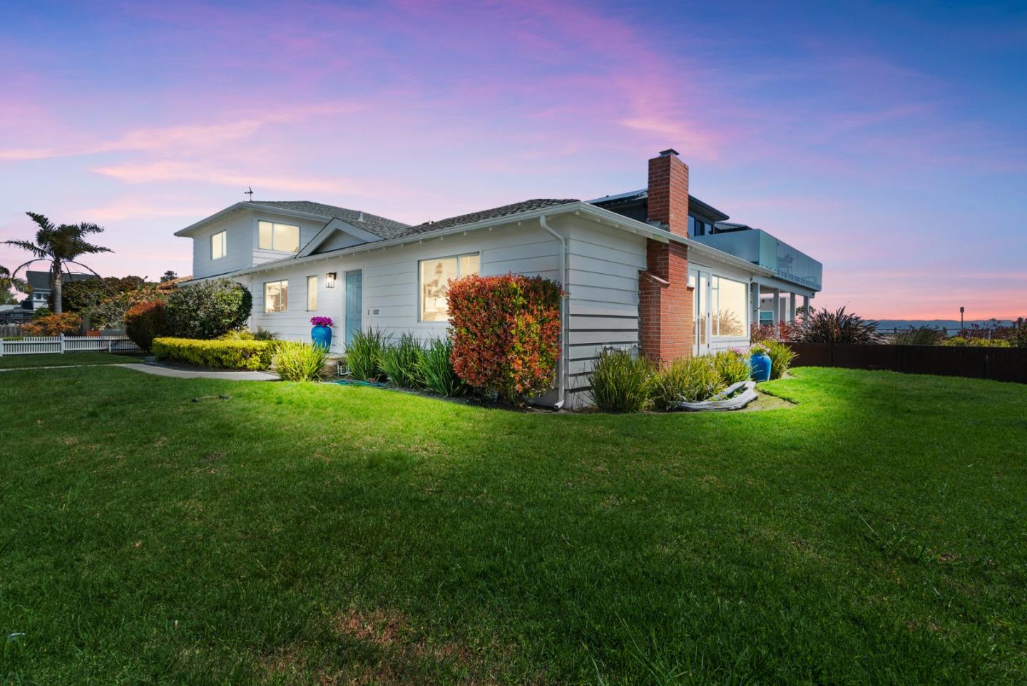 Detail Gallery Image 6 of 61 For 102 32nd Ave, Santa Cruz,  CA 95062 - 3 Beds | 2 Baths