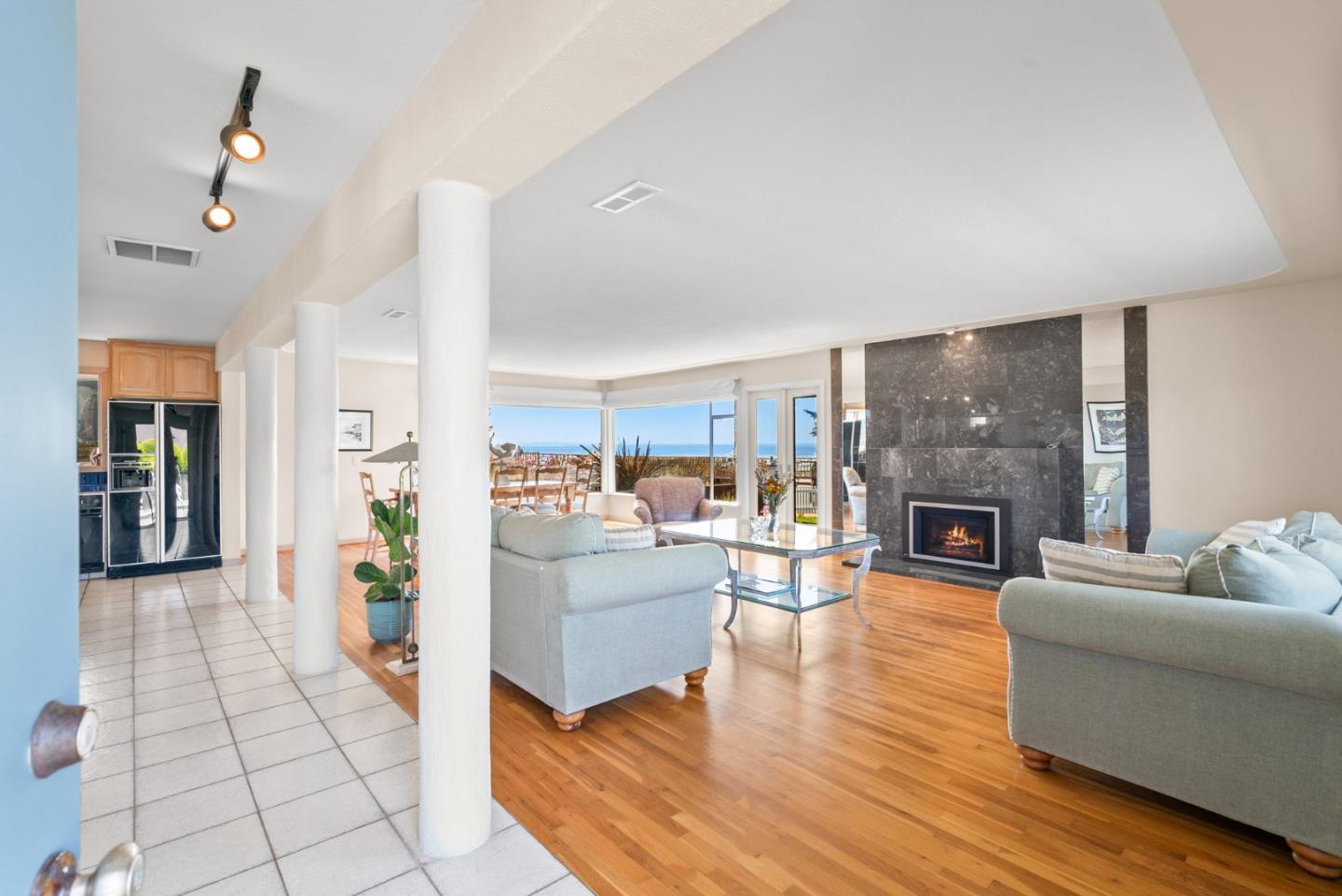 Detail Gallery Image 8 of 61 For 102 32nd Ave, Santa Cruz,  CA 95062 - 3 Beds | 2 Baths