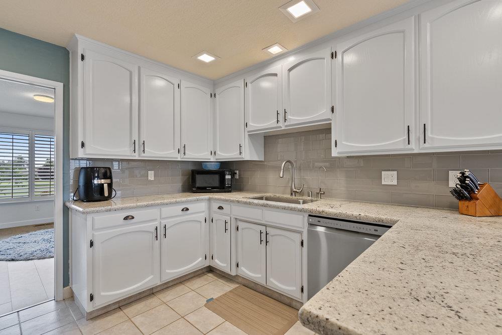 Detail Gallery Image 12 of 31 For 892 Duffin Dr, Hollister,  CA 95023 - 2 Beds | 3 Baths