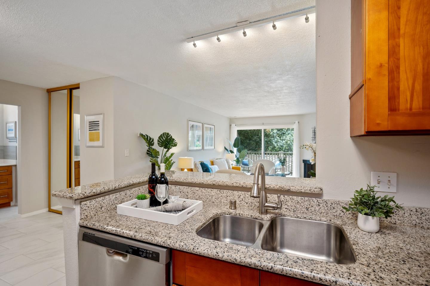Detail Gallery Image 17 of 43 For 359 Half Moon Ln #113,  Daly City,  CA 94015 - 1 Beds | 1 Baths
