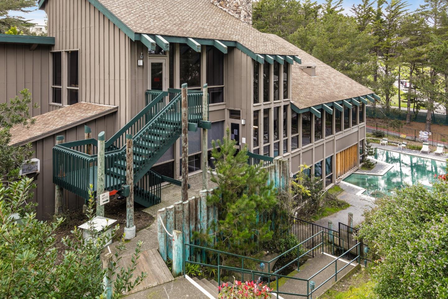 Detail Gallery Image 4 of 43 For 359 Half Moon Ln #113,  Daly City,  CA 94015 - 1 Beds | 1 Baths
